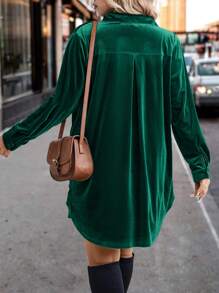 SHEIN LUNE Plus Size Double Pocket Velvet Dress