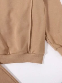 SHEIN Conjunto De Tres Piezas De Suéter, Pantalones Deportivos Y Sudadera De Punto Informal De Corte Holgado Para Niños Preadolescentes - Caqui - Ver 4