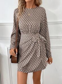 SHEIN Frenchy 滿版印花側打結圍裹連衣裙 - 杏色 - 查看 5