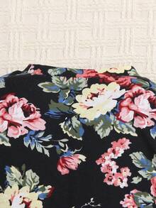 SHEIN 小女孩復古休閒花卉印花喇叭袖上衣＆y2k風格黑色彈性喇叭牛仔褲套裝 - 彩色 - 查看 5