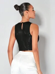 SHEIN BAE 前鏤空短款PU皮革背心上衣 - 黑色 - 查看 2