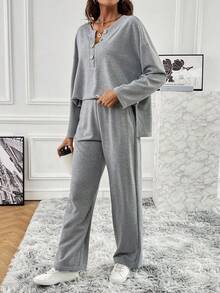 SHEIN Essnce 半排扣落肩袖下擺開叉T恤和褲子 - 灰色 - 查看 5