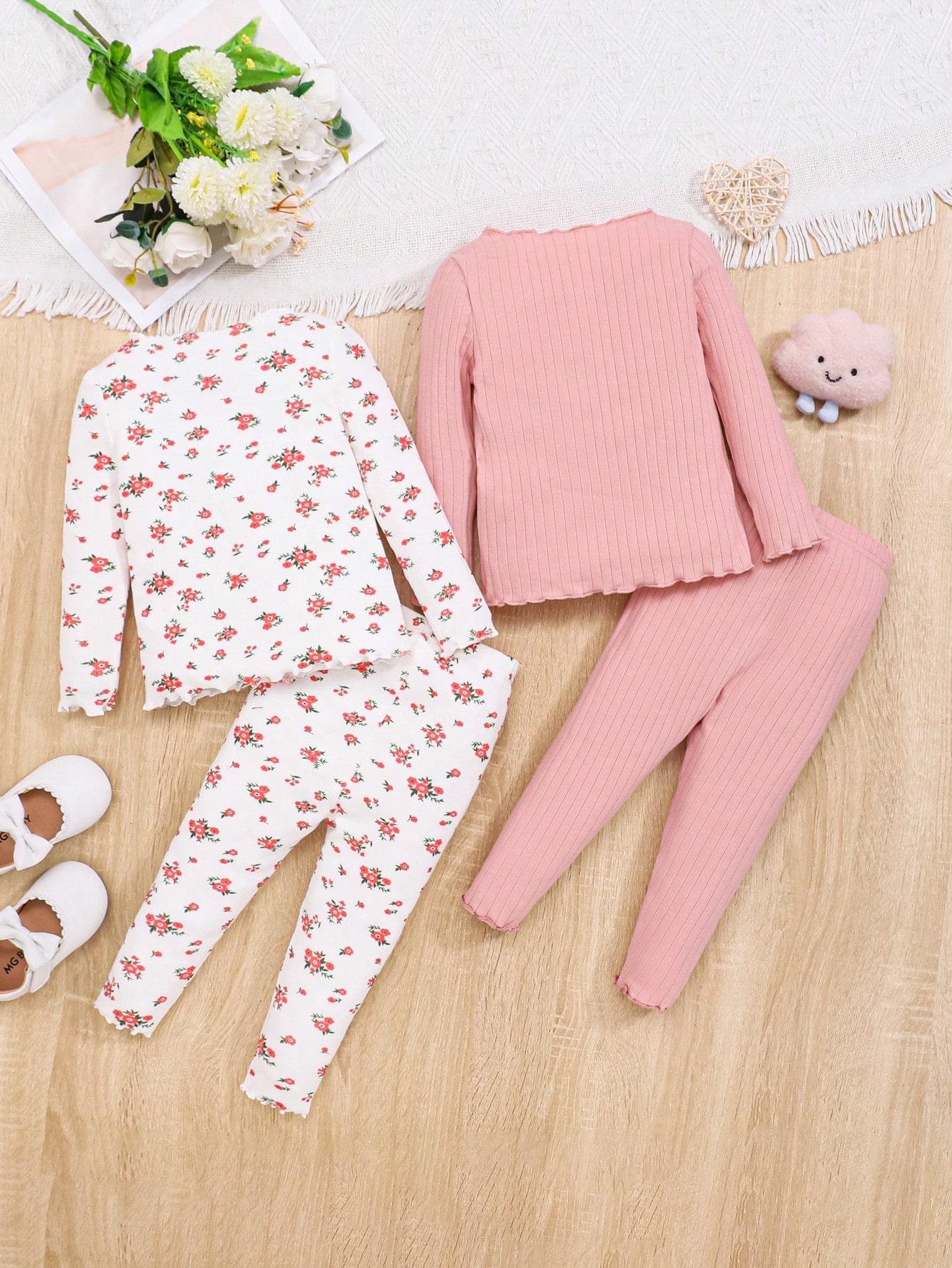 طقمين للرضيعة توب كروشيه مطبوع وبنطال (4 قطع)