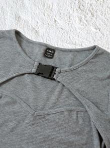 SHEIN EZwear 前鏤空帶扣細節短款T恤 - 深灰色 - 查看 3