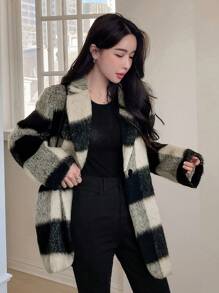 DAZY 水牛格紋披肩領大衣 - 卡其色 - 查看 3