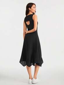 SHEIN Tennis Casual 后背镂空不对称下摆运动连衣裙 - 黑色 - 查看 4