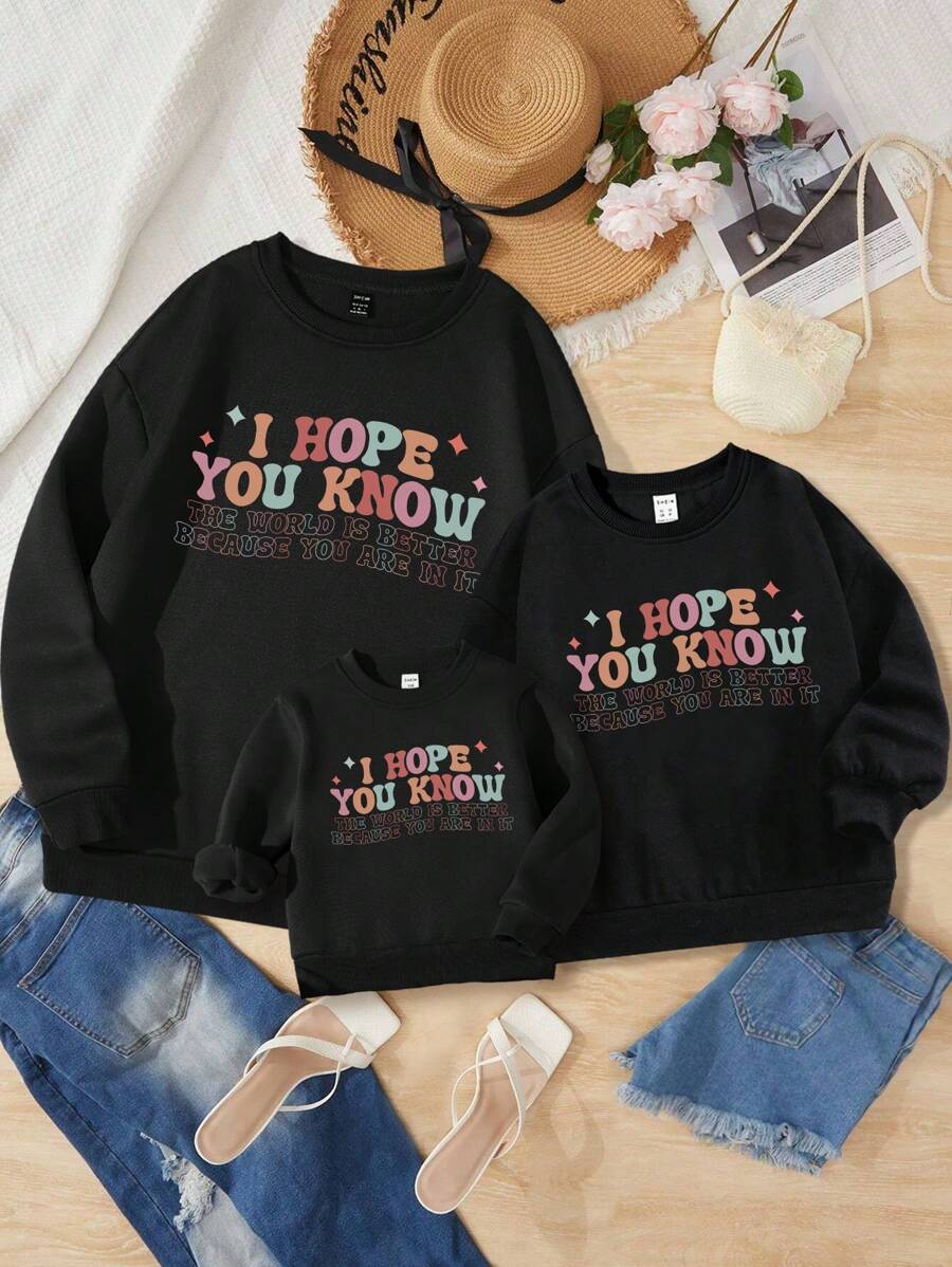 SHEIN 1件少女休闲时尚彩色字母印花抓绒圆领卫衣，秋冬季，亲子装（3件套单独出售） - 黑色 - 查看 1