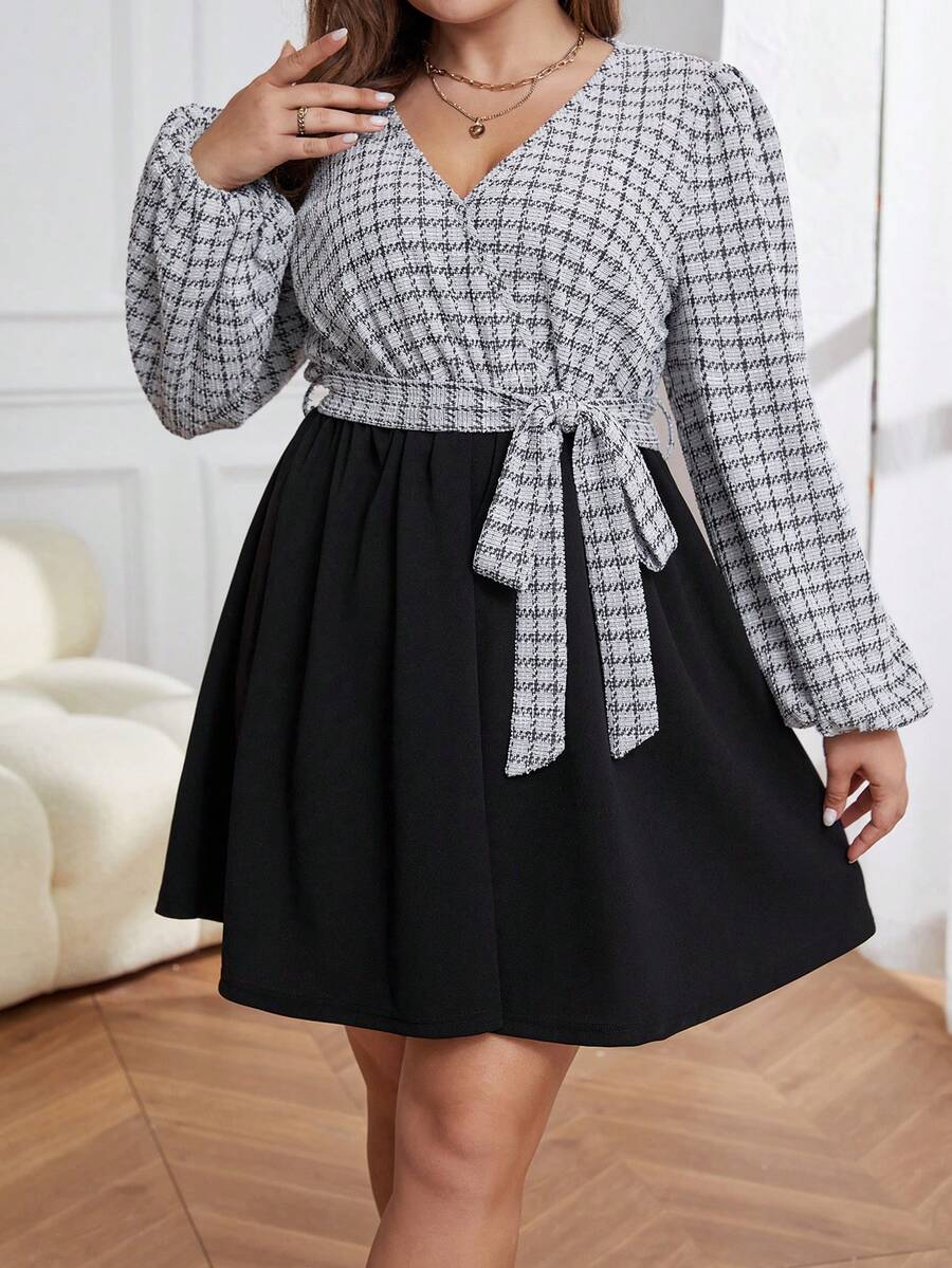SHEIN Privé 大尺碼女式格紋燈籠袖束腰帶連身裙 - 黑與白 - 查看 1