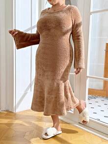 SHEIN Essnce Plus Solid Mermaid Hem Teddy Dress - Khaki - View 5