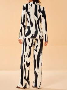 SHEIN Tall Pantalones con blusa con estampado de manga amplia - Blanco y Negro - Ver 2