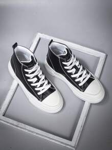 Của phụ nữ Giải trí High Top Đen & Trắng In thư Dày Nền tảng Giày thể thao Với Tròn Sau đó - Đen và trắng - Xem 2