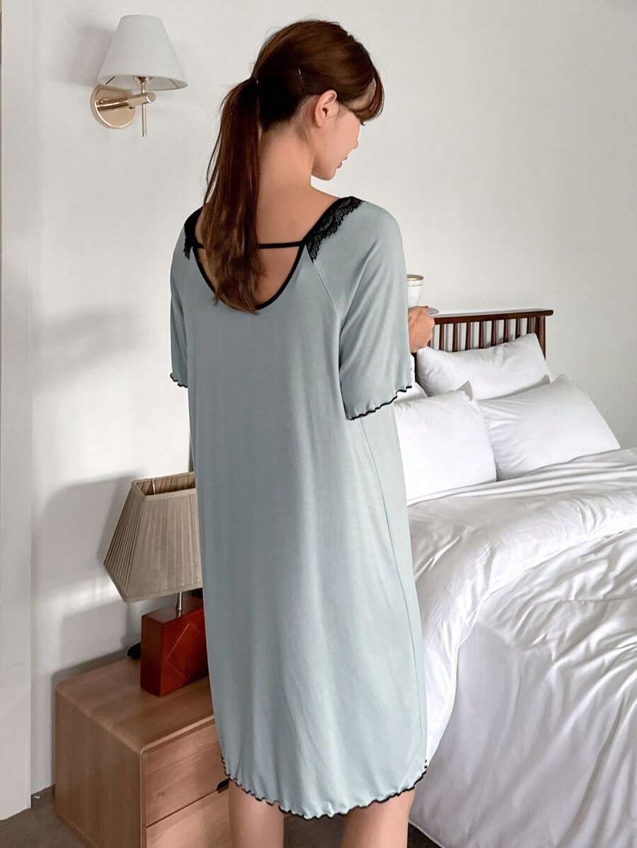 DAZY 對比蕾絲剪裁露背奶油色質感袖裝晚裝