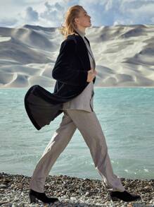 MOTF PREMIUM 人造毛皮外套 - 黑色 - 查看 3