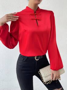 Chiquease Bluzka z żabą i guzikami, rękawy typu latarnia, satyna, na przyjęcie noworoczne - Czerwony - Zobacz 5