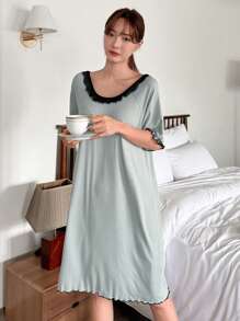 DAZY 對比蕾絲剪裁露背奶油色質感袖裝晚裝