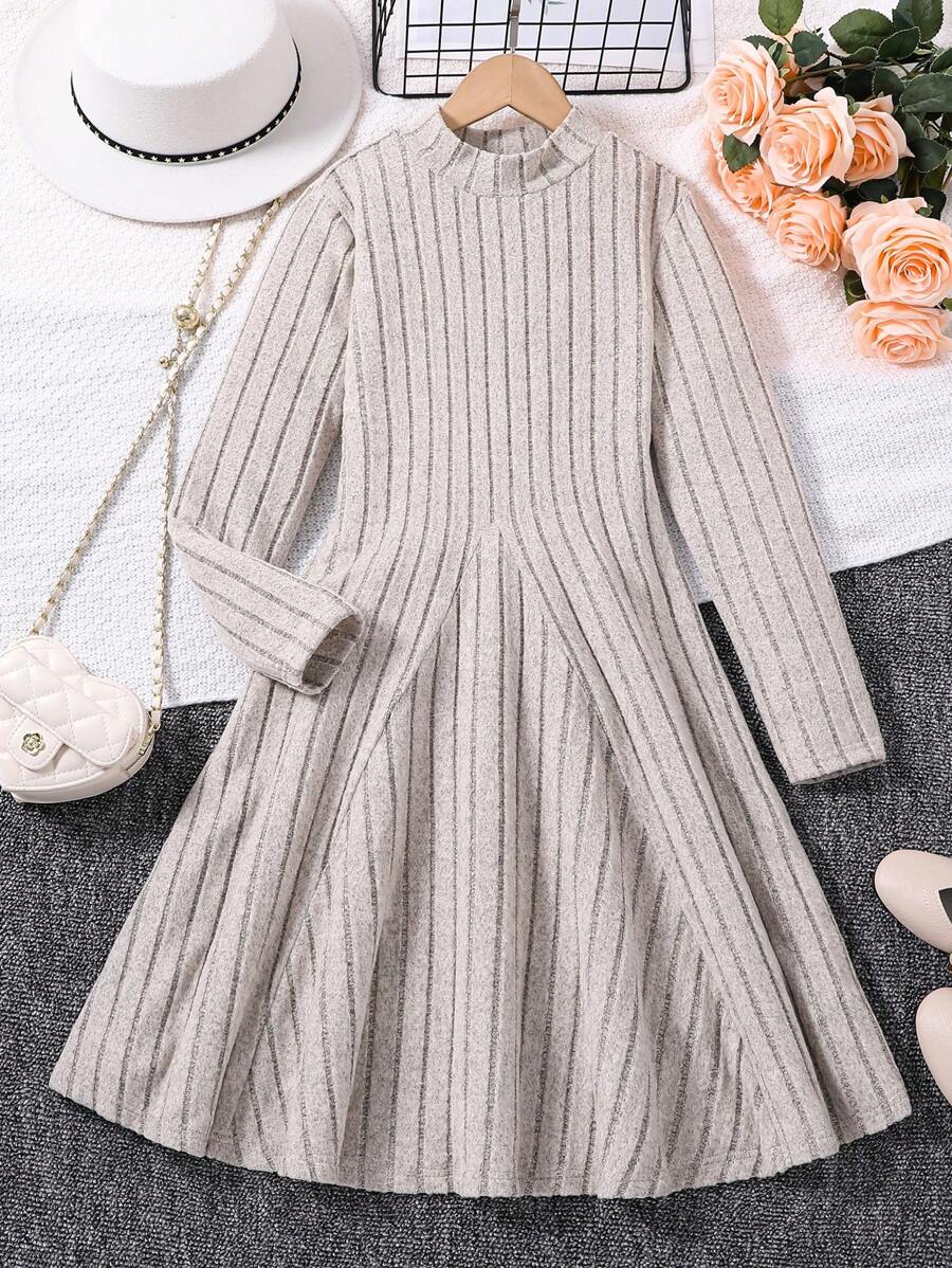 SHEIN Vestido De Niña Adolescente De Punto Acanalado Con Cuello Simulado Y Sin Cinturón