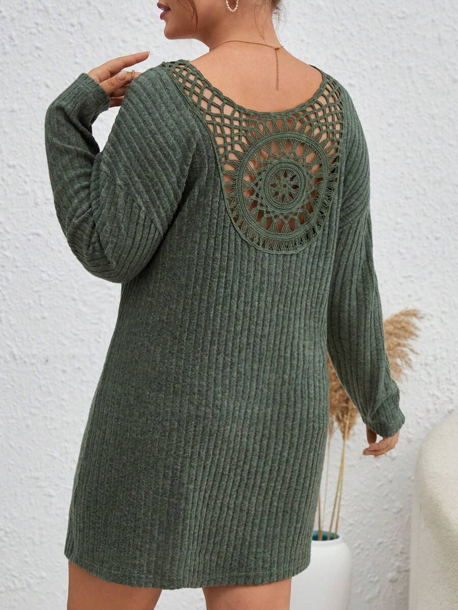 SHEIN Frenchy Talla Plus Vestido Con Hombros Caídos Huecos Y Corte De Parche Bordado En La Espalda - Verde - Ver 1