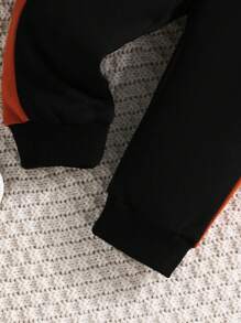 新款春秋幼童男孩時尚休閒運動風格連帽長袖套裝，帶有字母印花和色塊設計，熱門款 - 彩色 - 查看 3