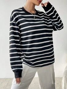 SHEIN EZwear Striped Print Drop Shoulder Sweatshirt Graduation,Back To School Outfits,Graduation,Teacher Outfits For Women,Back To School In Fall/Winter - Black and White - View 6