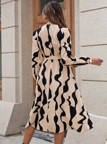 SHEIN Clasi 滿版印花燈籠袖繫腰帶洋裝 - 彩色 - 查看 2