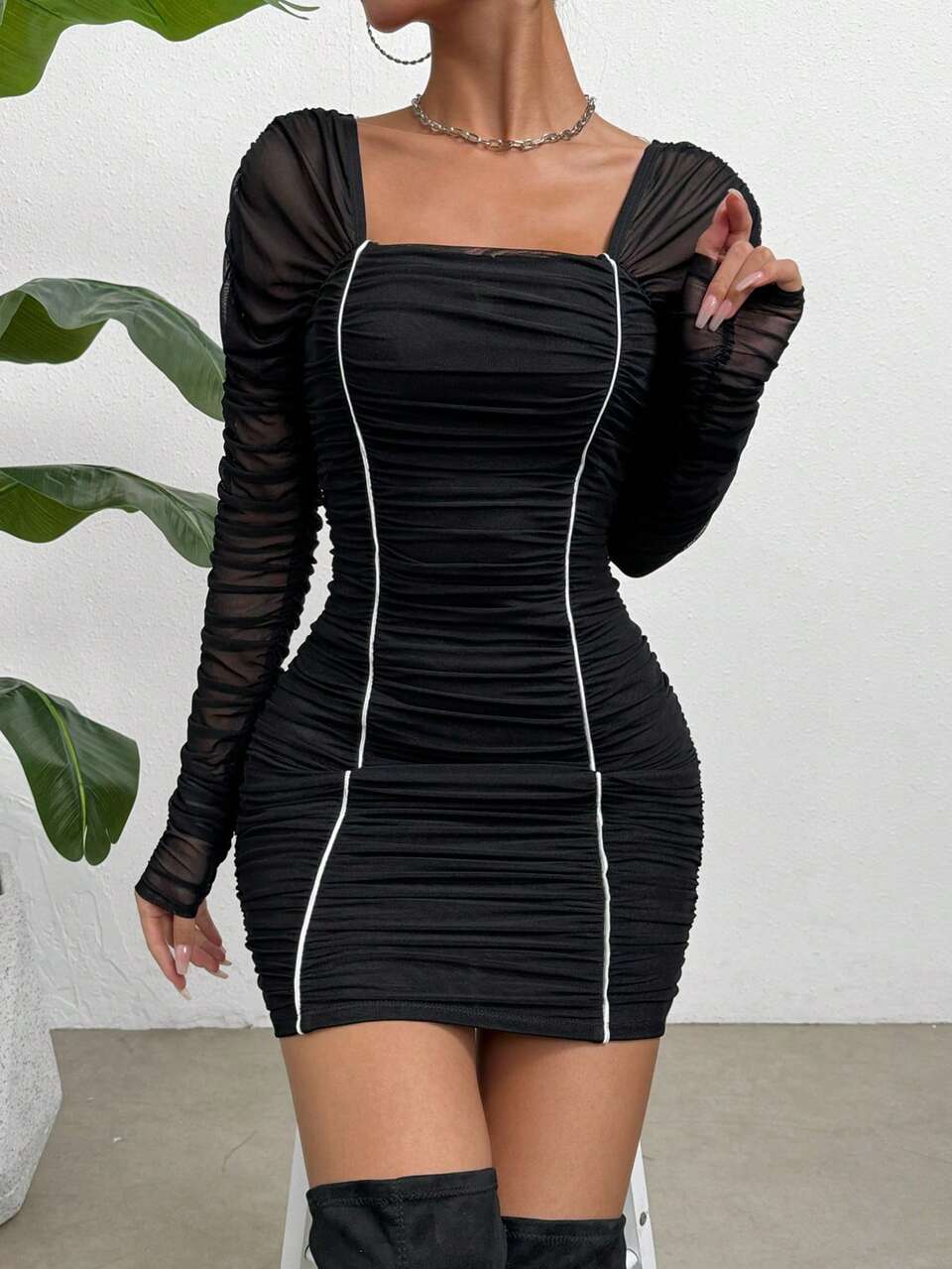 Ladies' Slim Fit Mini Dress With Square Neckline