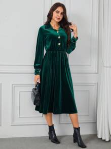 SHEIN Clasi Vestido ribete en contraste con botón delantero de terciopelo sin cinturón - Verde Oscuro - Ver 5