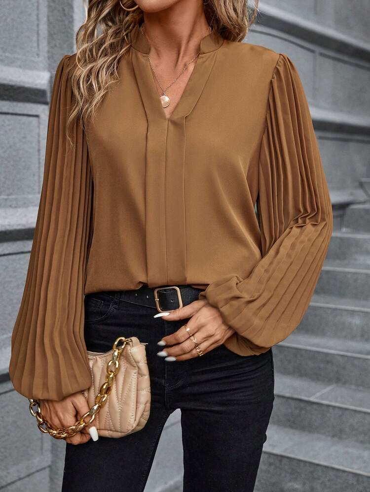 Women's Pleated Lantern Sleeve Shirt With Notched Collar