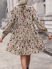 SHEIN Clasi In Toàn bộ Xù Hoa Sen Váy Smock - Màu Khaki - Xem 2