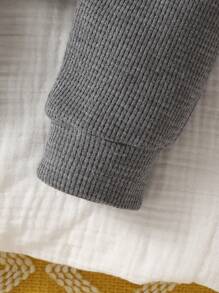 SHEIN 男嬰素色T恤&背帶連身褲 - 灰色 - 查看 6