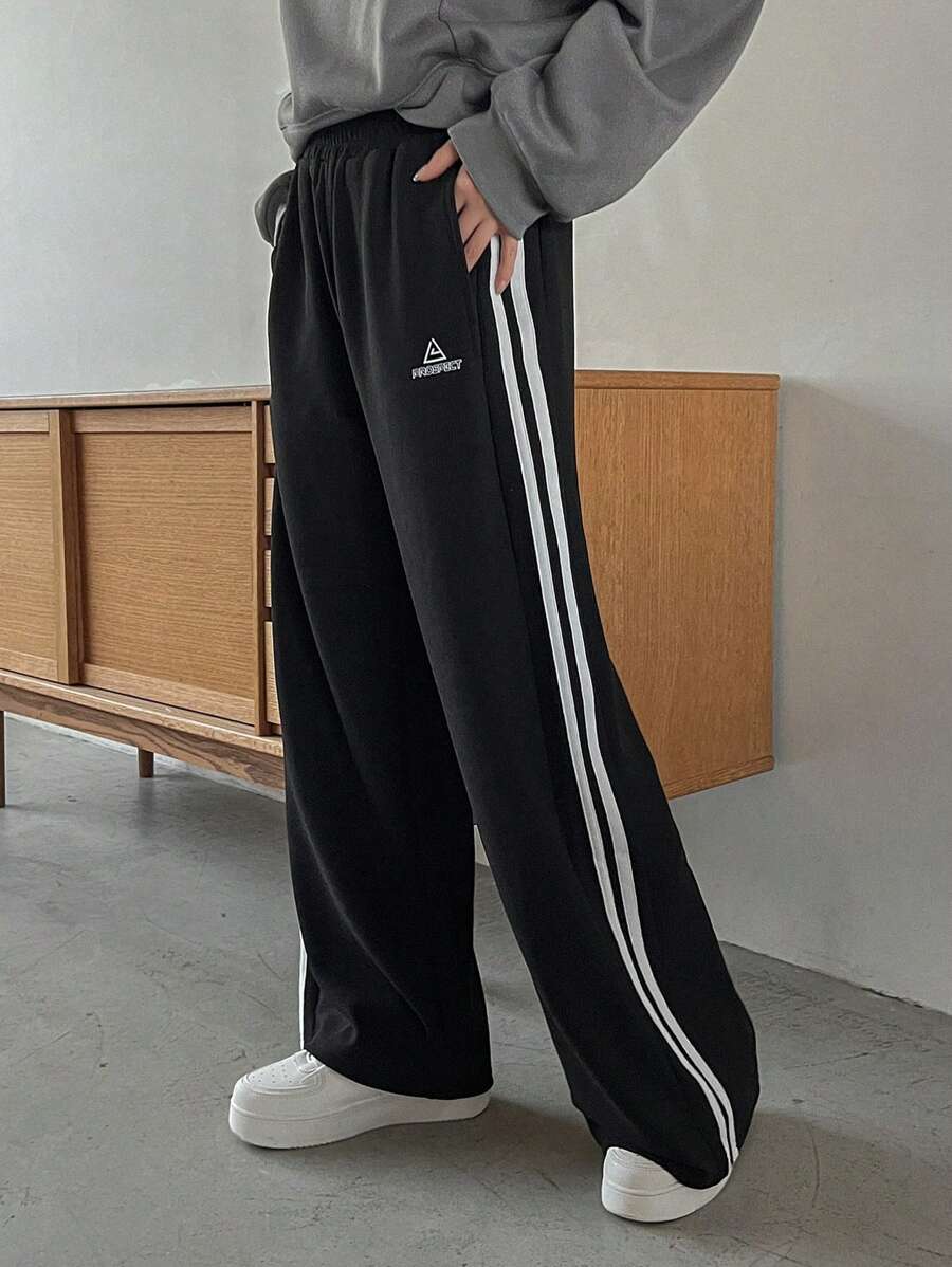 FRIFUL Letter Graphic Contrast Tape Side Pants - Black - View 1