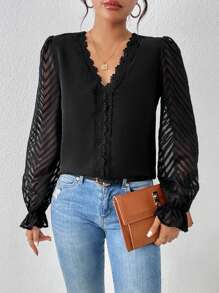 SHEIN Frenchy 凸花蕾絲飾邊荷葉邊袖襯衫 - 黑色 - 查看 4