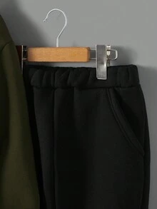 RueChic 2入組少年男孩色塊字母印花連帽衫和運動長褲套裝 - 彩色 - 查看 5