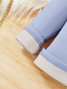 SHEIN Cô Gái Trẻ Đồ họa Khẩu hiệu Áo cao cổ Lót nhiệt Áo thun - Màu xanh lam - Xem 3