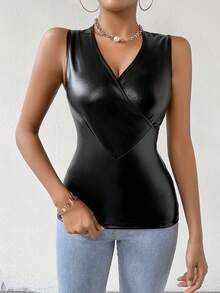 SHEIN Essnce 交疊領PU皮革背心上衣 - 黑色 - 查看 3
