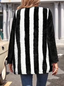 SHEIN LUNE 女用條紋拼色毛絨大衣 - 黑與白 - 查看 2