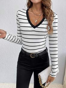 SHEIN Frenchy In sọc Cổ v Áo thun - Đen và trắng - Xem 5