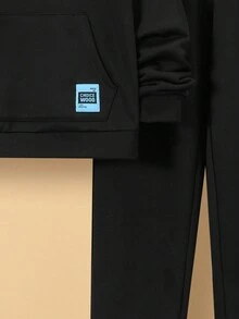 SHEIN Tween Boy Letter Patched Kangaroo Pocket Half Zip Sweatshirt & Sweatpants - Black and White - View 4