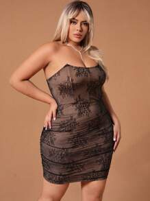 SHEIN SXY 大尺碼女士刺繡網格外套無肩帶中長碼性感派對裙,情人節晚會裝扮 - 卡其色 - 查看 1