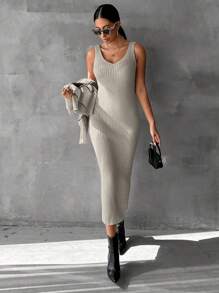 EURMUSE Women's Short Cut Geometric Pattern Sweater And Knitted Vest Dress Two-piece Set - Apricot - View 4