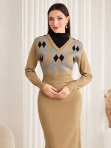 Modelyn فستان محبوك ذو ياقة واقفة بنقش ألماسي