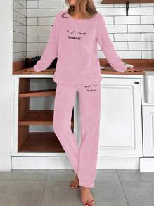 RueChic 女士毛茸茸睫毛刺繡睡衣套裝