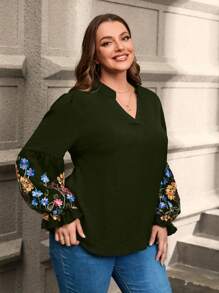 SHEIN Clasi Plus Size Women's Floral Embroidery Asymmetric Hem Shirt With Ruffled Sleeves - Army Green - View 3