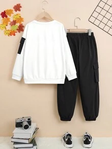 SHEIN 男童圓領長袖運動衫(附裝飾口袋)和慢跑褲套裝 - 黑與白 - 查看 2