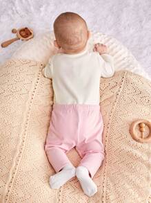 SHEIN 3入組嬰兒女裝長袖前開式連體衣,心形貼布褲子和蝴蝶結髮箍套裝 - 彩色 - 查看 3