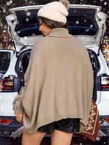 Calvaya 大碼高領蝙蝠袖不對稱下擺斗篷毛衣 - 卡其色 - 查看 2