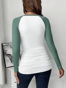 SHEIN 孕婦撞色插肩袖褶邊T恤 - 綠色 - 查看 2