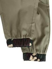 Manfinity EMRG 男士迷彩印花側翻袋口帶拉繩褲頭的貨款褲子 - 軍綠色 - 查看 4