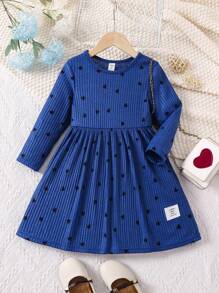 SHEIN 带字母补丁的年轻女孩心形印花圆领 T 恤连衣裙 - 藍色 - 查看 1