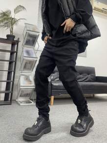 Manfinity EMRG 男士純色牛仔褲 - 黑色 - 查看 1