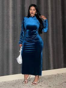 SHEIN Slayr 大码优雅休闲纯色修身天鹅绒高领和后开衩连衣裙 - 藍色 - 查看 4